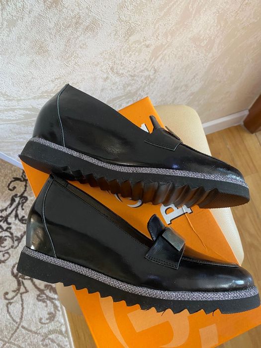 Новые женские туфли