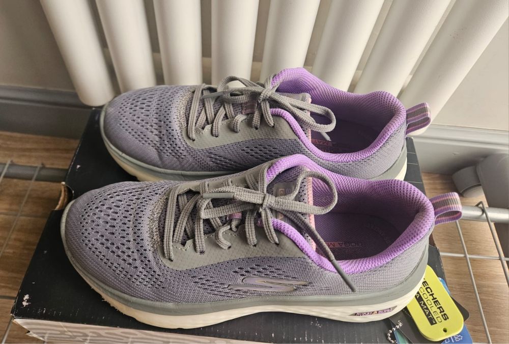 Продам кроссовки “SKECHERS”