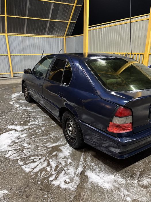 Продам машину ниссан примера