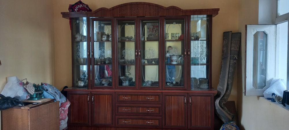 Стенка  сотилади яхши  холатта