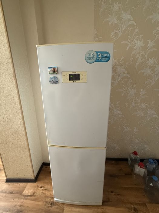 Холодильник марки LG