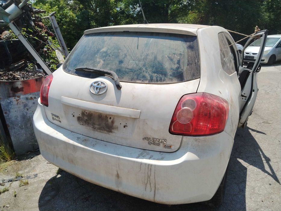 Toyota Auris 1.4D4D 90 к.с. 2010г. на части