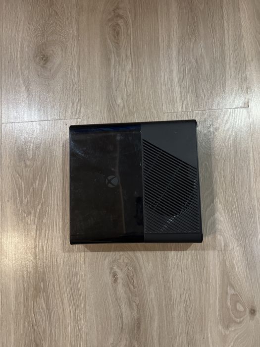 X box - 360E 500gb