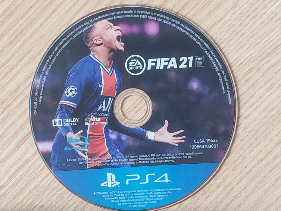 PS4 Slim 500GB 2 джостика и игры