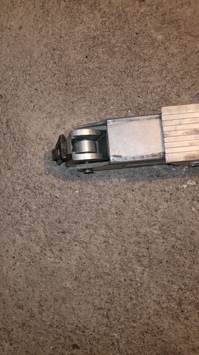 Bară  fixare marfă