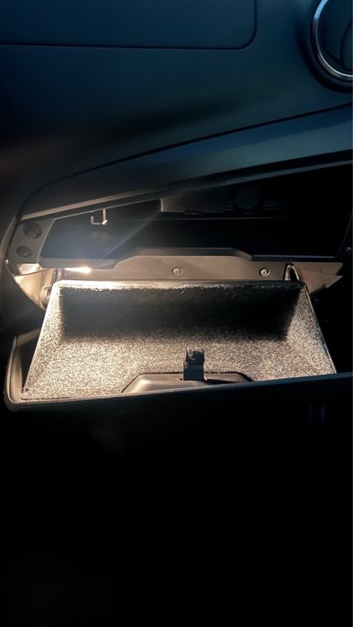 Обшивка бардачка Lada Granta FL