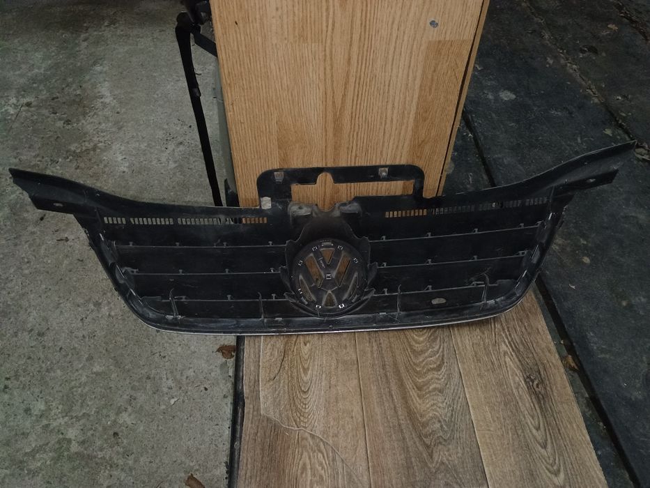 Хромирана решетка за vw Touran