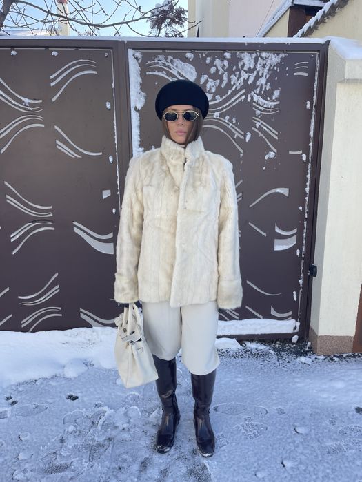 Haina din blana naturala de vizon culoarea untului