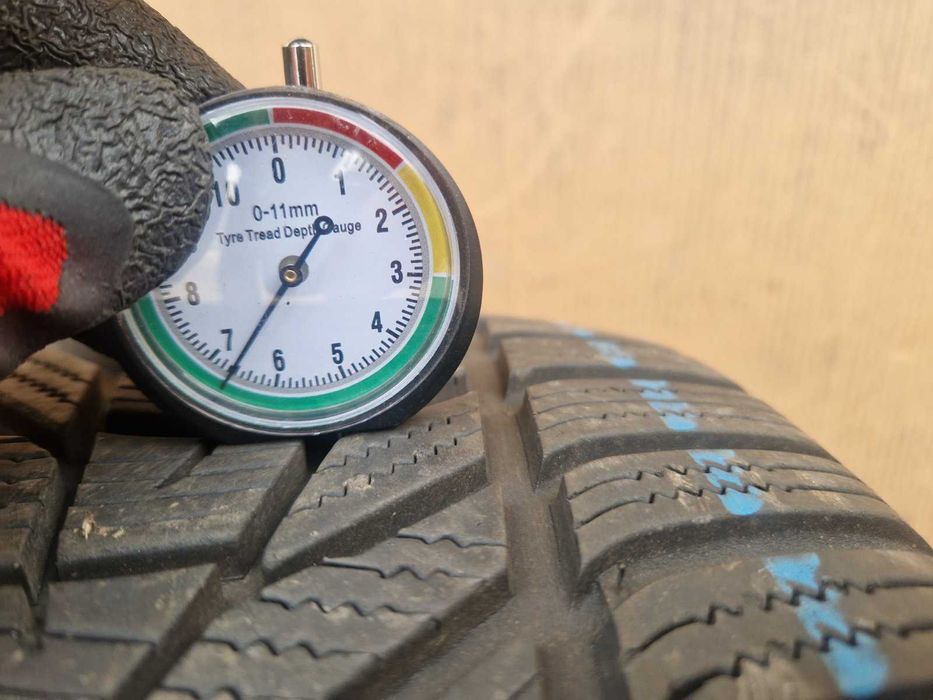 2 Hankook R20 235/35
Зимни гуми 
DOT2622