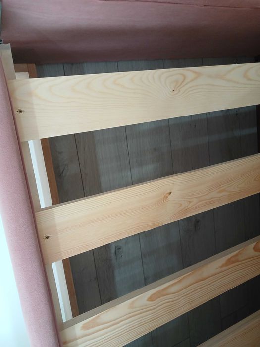 Кровать размером 180×90