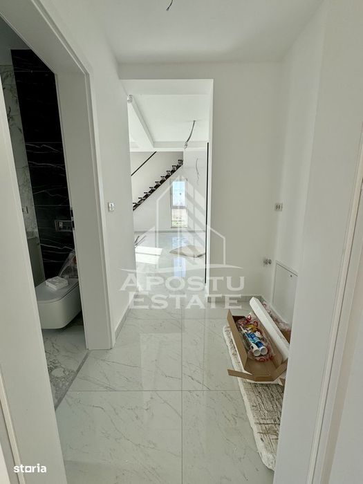 Penthouse cu scara interioara deosebita, 3 camere si 2 bai langa Lidl.