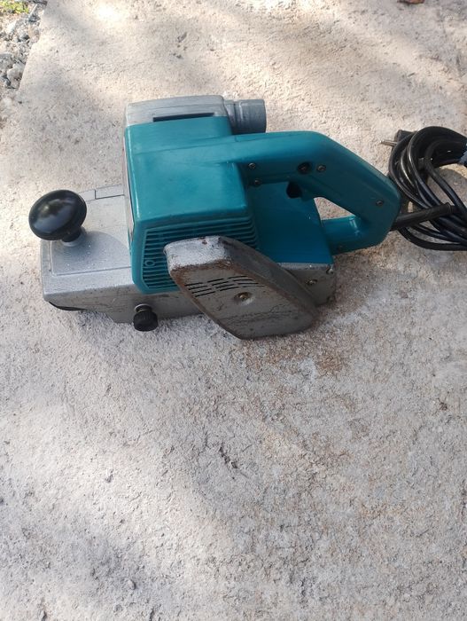 Лентов шлайф Makita 940вата