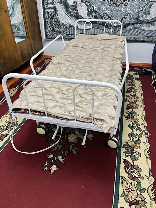 Медицинский кровать