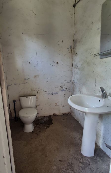 Casa locuibila de vânzare!