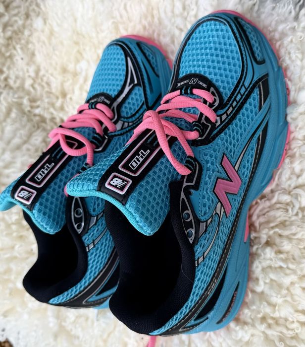 New Balance жестоки цветове нови с оригиналната си кутия 38.5 номер