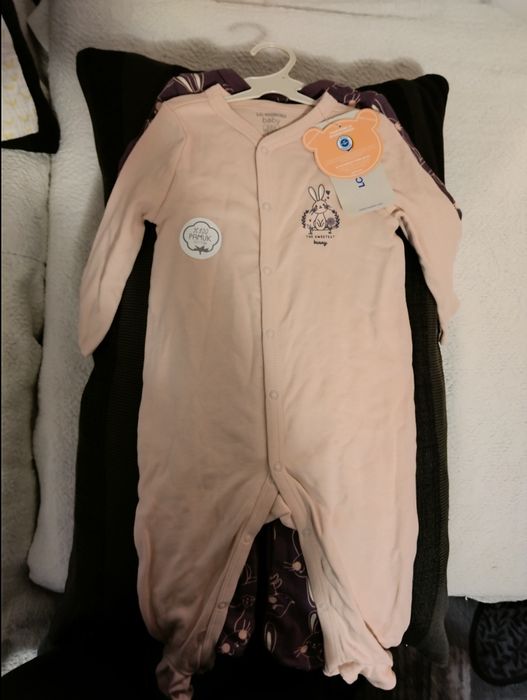 2 броя ромпъри 6-9 месеца