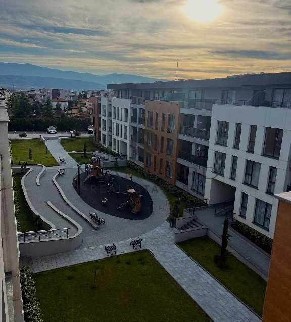 Продава се Тристаен апартамент в Пловдив, Остромила - 205 кв.м за 509 €/кв.м - Снимка #11