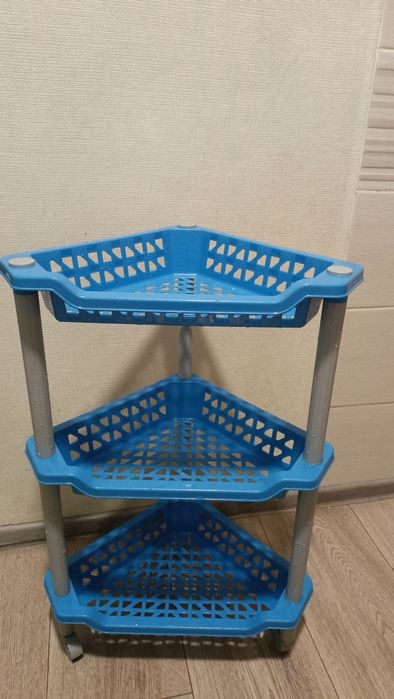 Угловая этажерка