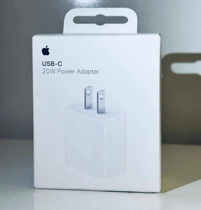 Apple adapter 20 W original. Адаптер для Айфона, оригинальный 100%