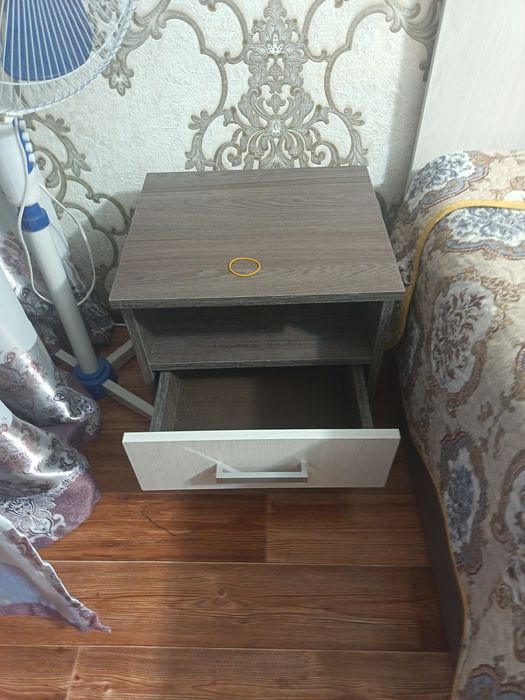 Продаю спальный гарнитур.