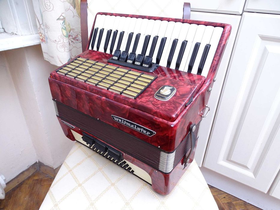 Акордеон Велтмайстер Стела 60 баса