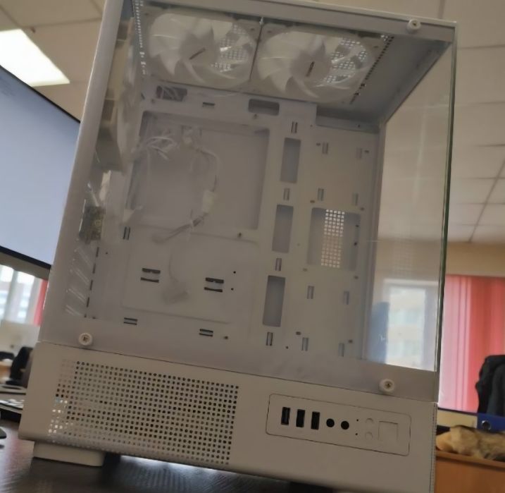 Новый корпус в упаковке