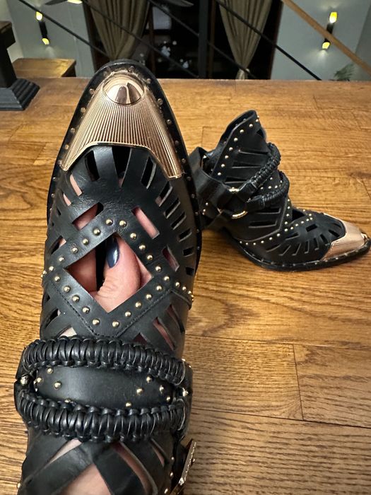 Botine decupate IVY KIRZHNER - mărime 38