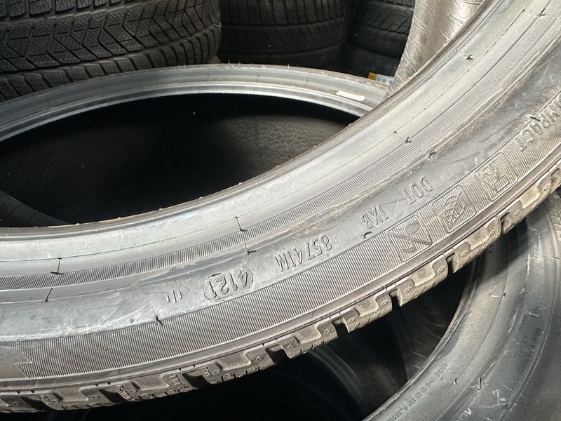 285/35/22//265/35/22 PIRELLI TESLA