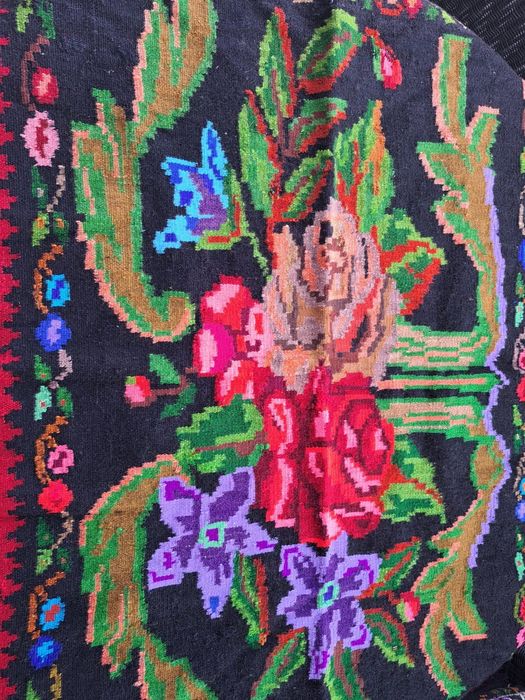 Vând lipidee/carpete/plocuțe/cuverturi/peretare, ștergare tradiționale