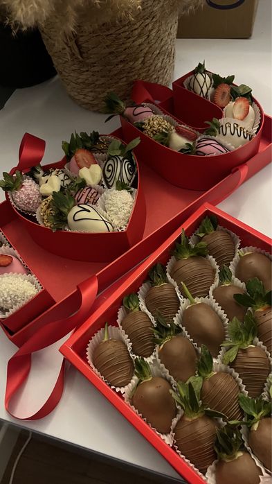 Клубника в шоколаде Алматы