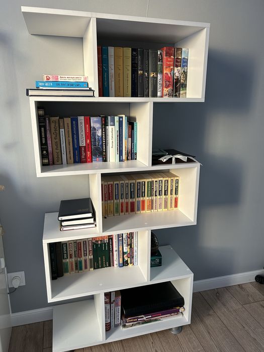 Стеллаж полка для книг