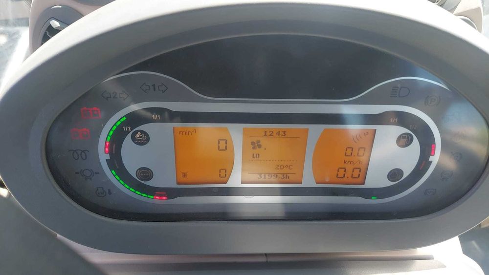 Tractor FENDT 828 VARIO Profi Plus -Pomotie