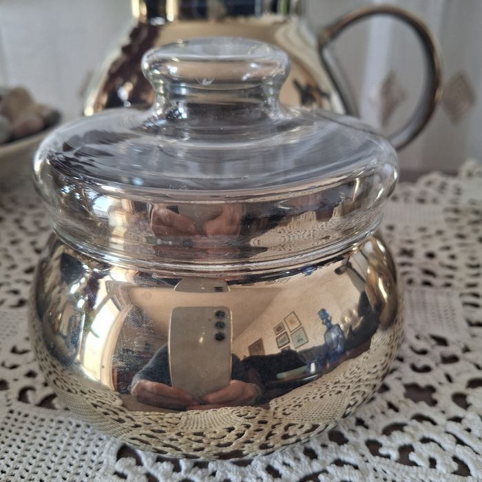 Винтидж сервиз за чай от фино,тънкостенно огледално огнеупорно стъкло.