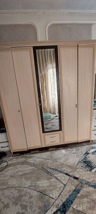 Спальня учун 2та шкаф.