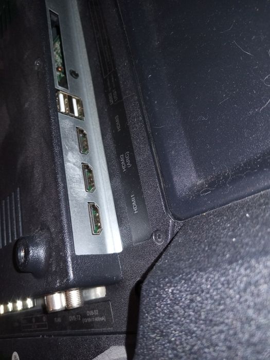 Смарт телевизор почти новый