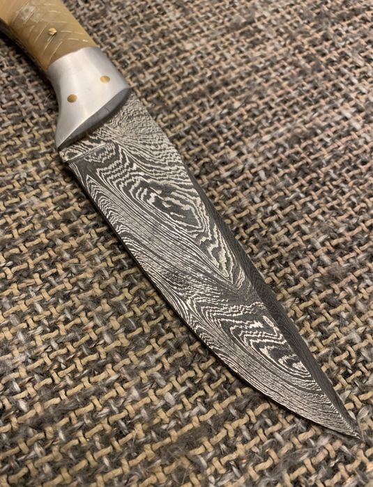 Ловен нож ръчно кован