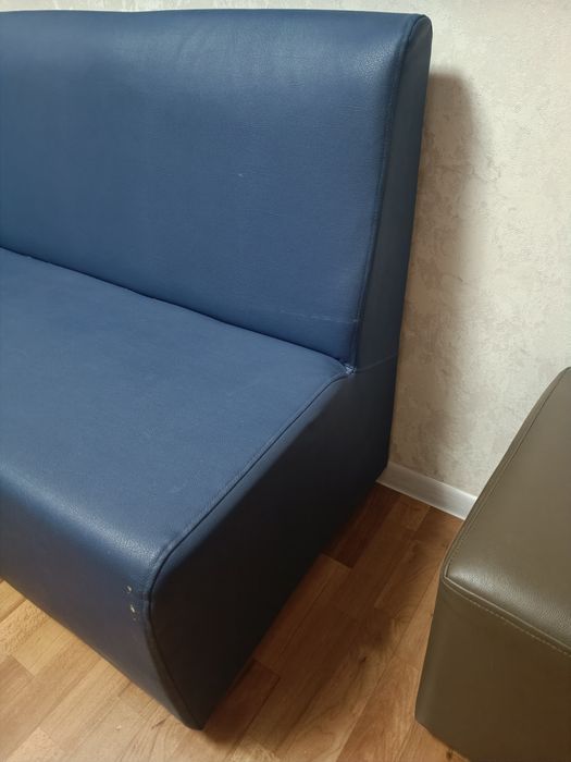 Диван для кафе кожзам