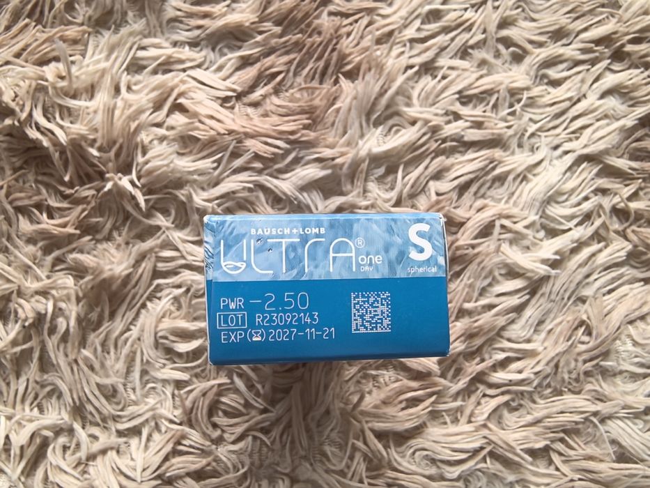 Vând lentile de contact -2.5 Ultra Bausch+Lomb, 30 lentile,