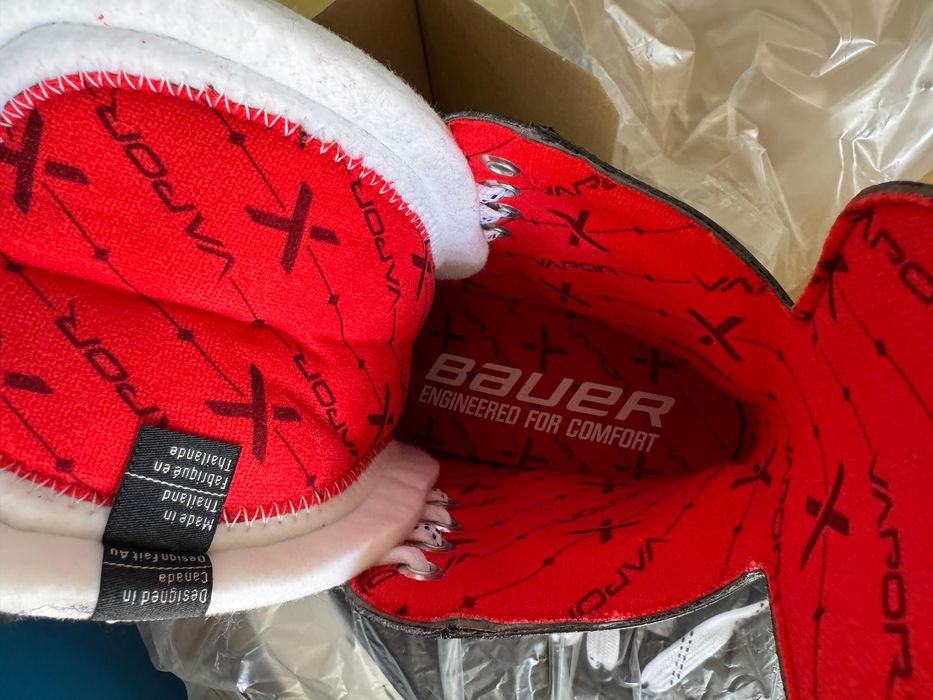 Продам коньки bauer