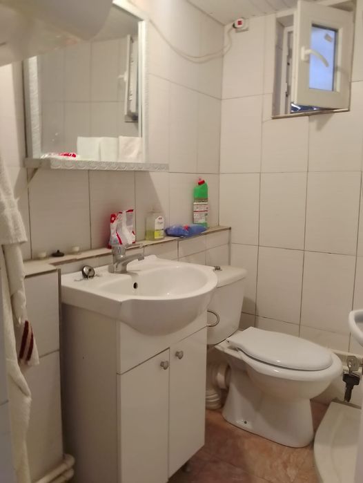 Două case în aceeași curte cu teren 970mp.la str. asfaltată,cu utilit