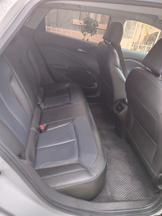 Buick velite 6 sotiladi