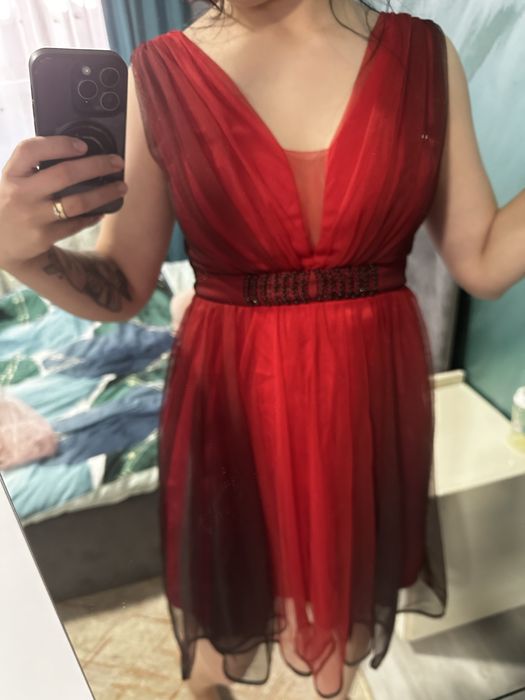 Vand rochie rosie