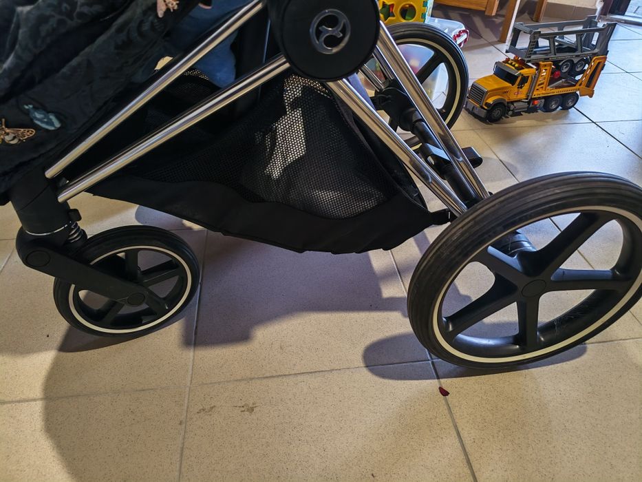 Шаси Cybex Priam 4 Chrome Brown с основа за седалка