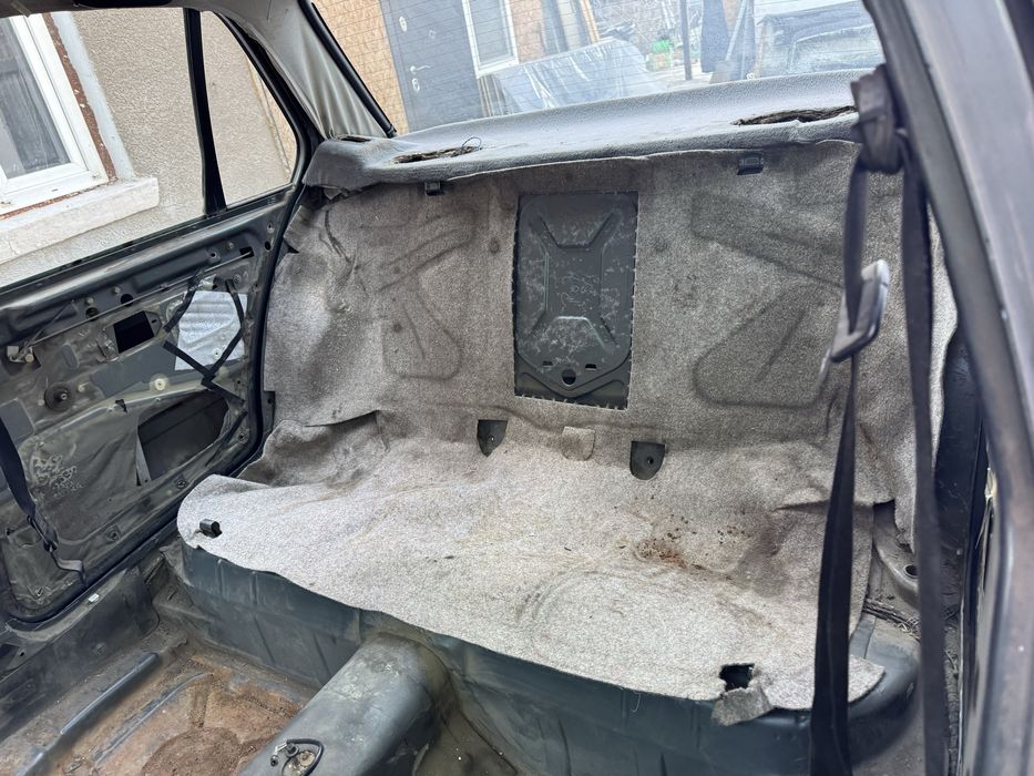 BMW E30 без мотора без коробки