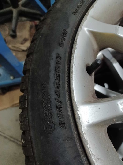 215 45 17 джанти Мерцедес с гуми