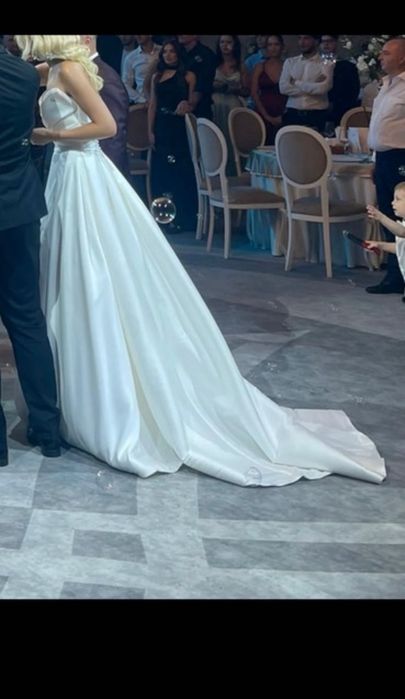 Rochie mireasa Pronovias