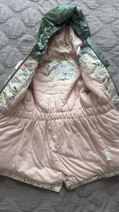 Продам куртку на девочку