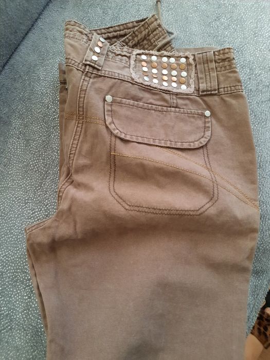 Jeansi de calitate, DAMA 42/48,simpli/broderie/paiete,100/ 150lei buc!