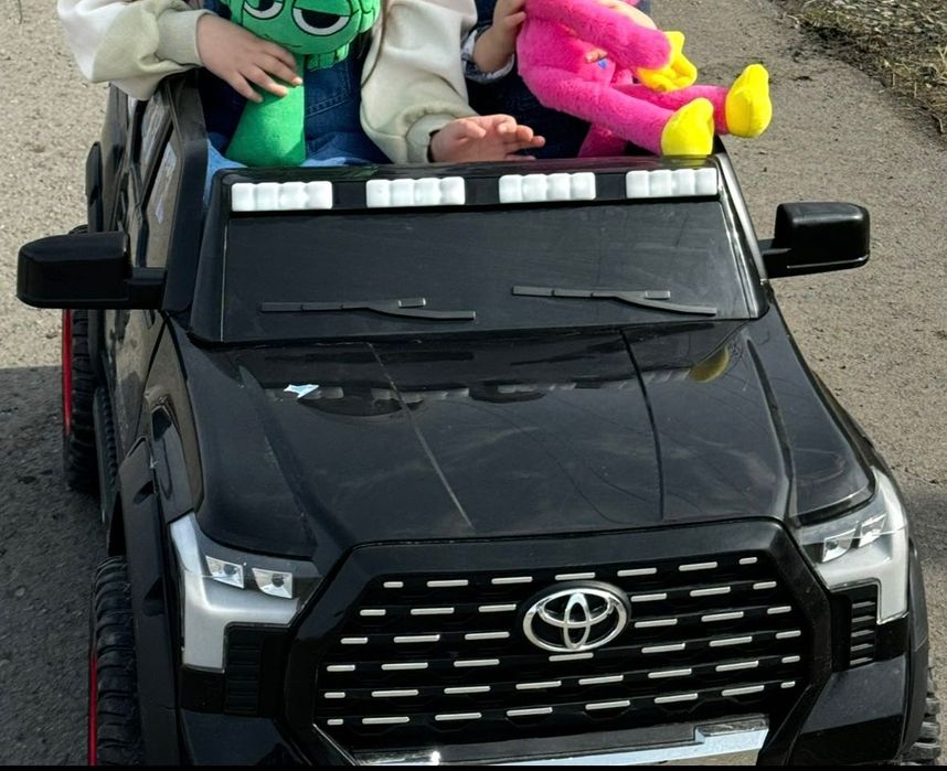 Электромобиль детский