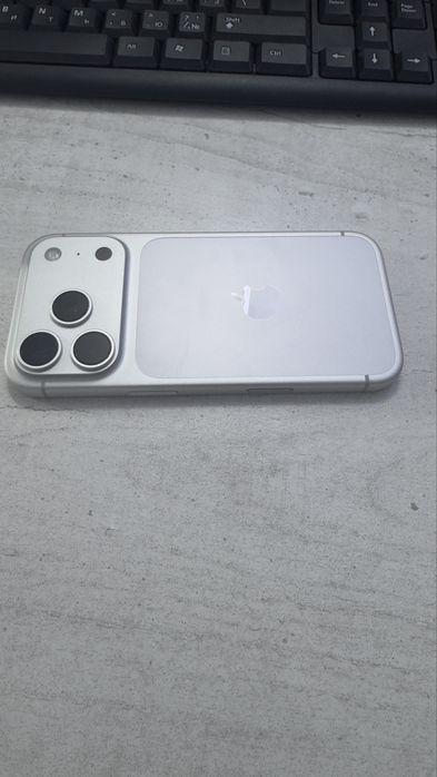 Продам айфон 17 про 512гб